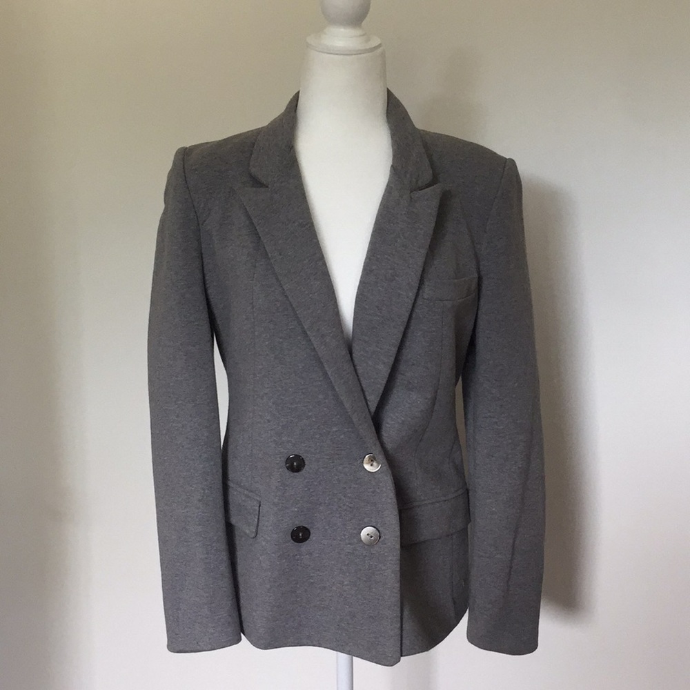 Romeo & Juliet Couture Gray Blazer